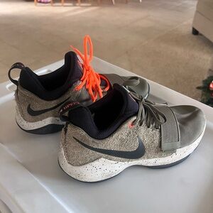 Nike PG 1 ‘Elements’ Olive Green Men’s 8 women’s 9.5